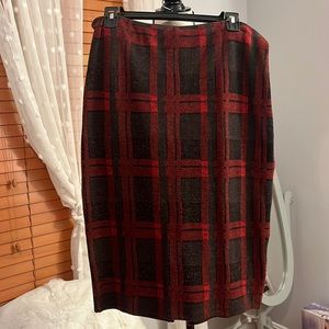 Red and black wool skirt